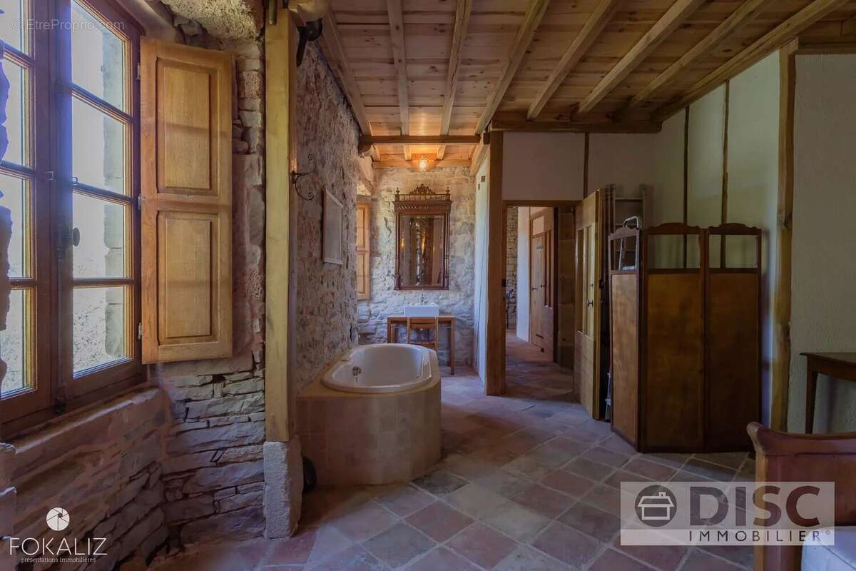 Belle demeure de caractère avec jardin de 1500 m². - photo 19