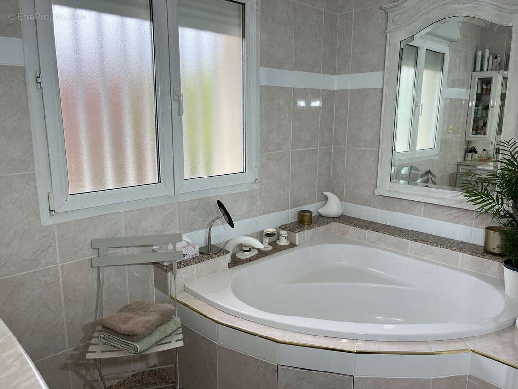 Marly les hameaux du bois villa d'architecte de 240 m2 avec piscine - photo 14