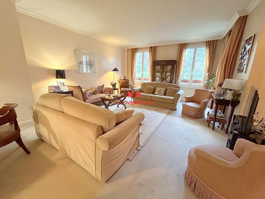 Appartement à LOUVECIENNES
