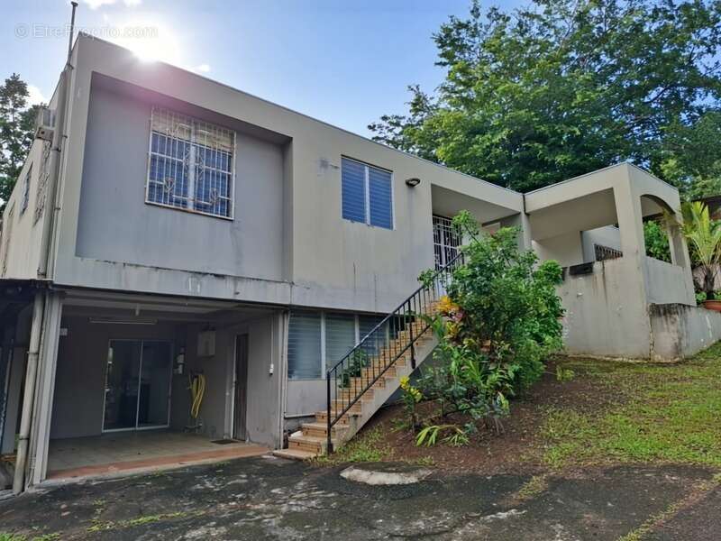 Maison à PETIT-BOURG