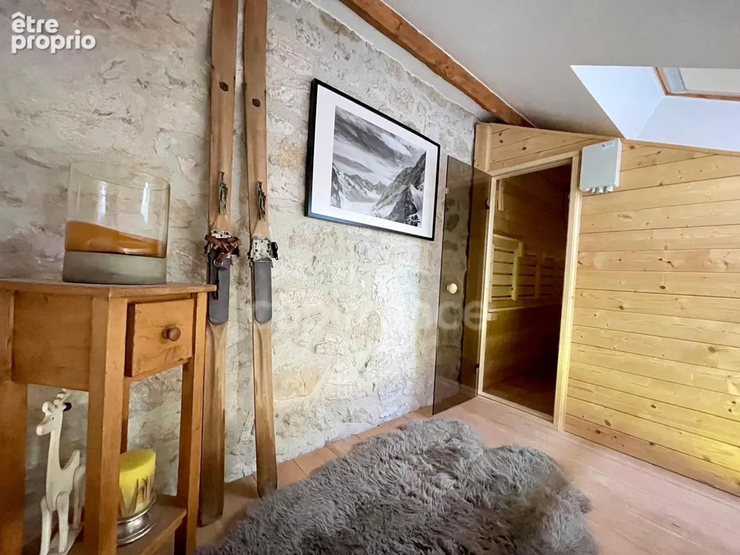 PRÉVESSIN-MOËNS – Ancienne forge du XIXᵉ transformée en loft – 187 m² – 3 chambres – Jardin - photo 28