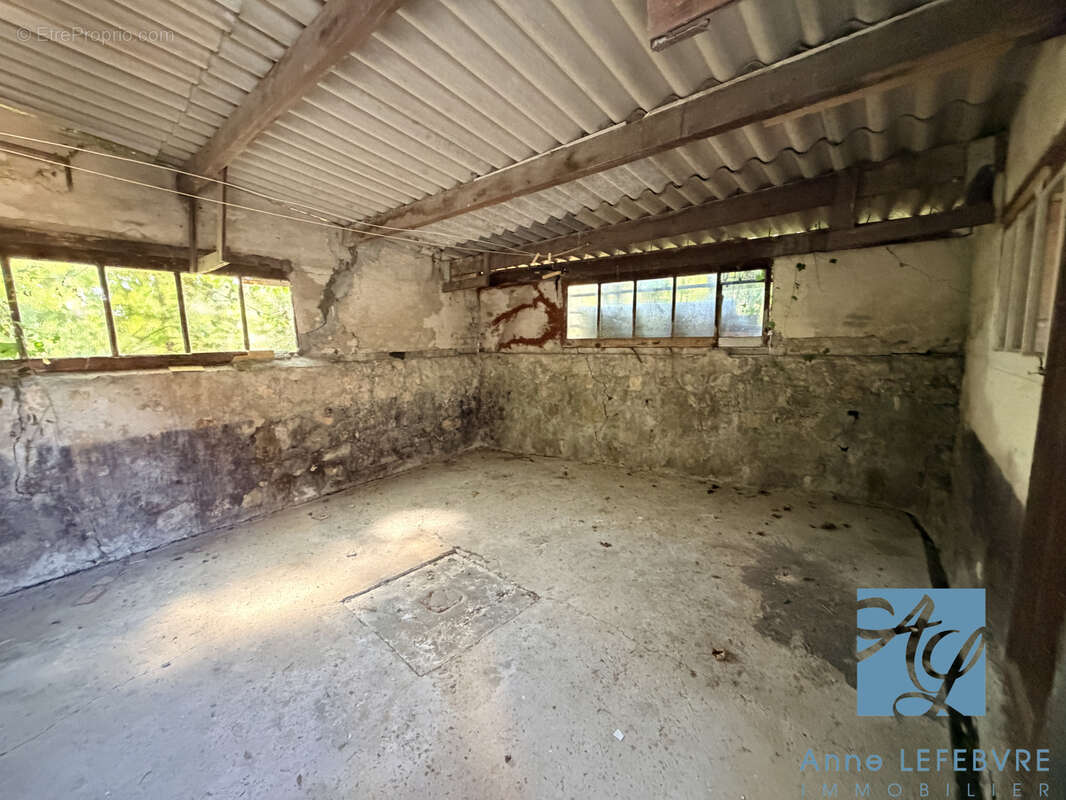 Centre à pied de cette maison de 5 pièces avec garage et jardin - photo 19