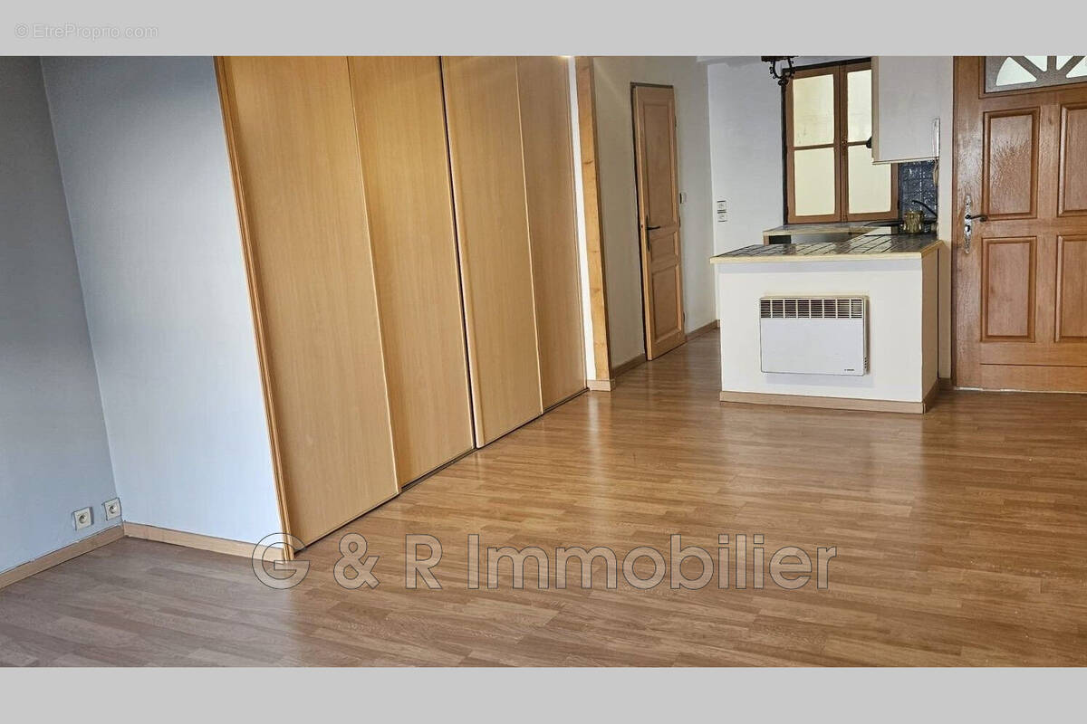 Appartement à CUGES-LES-PINS