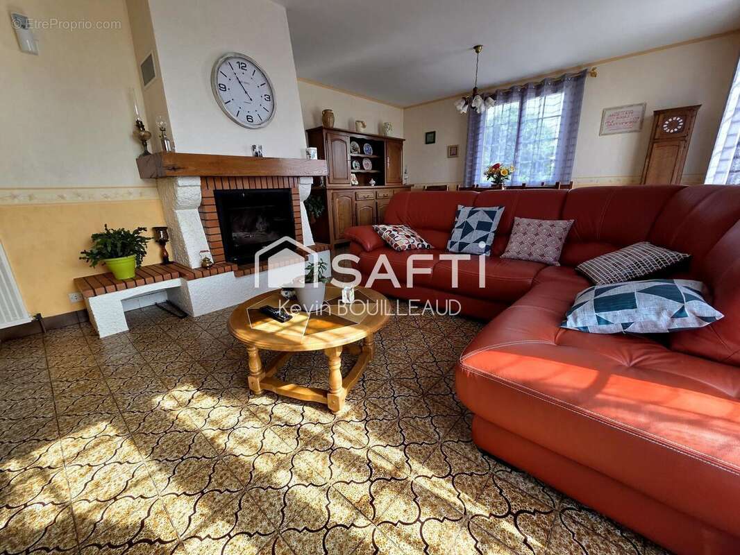Photo 5 - Maison à VOUILLE