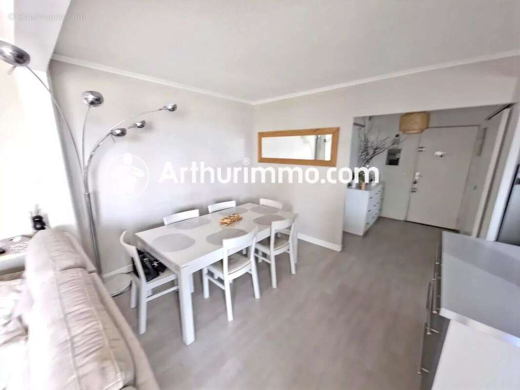 Appartement à SAVIGNY-LE-TEMPLE