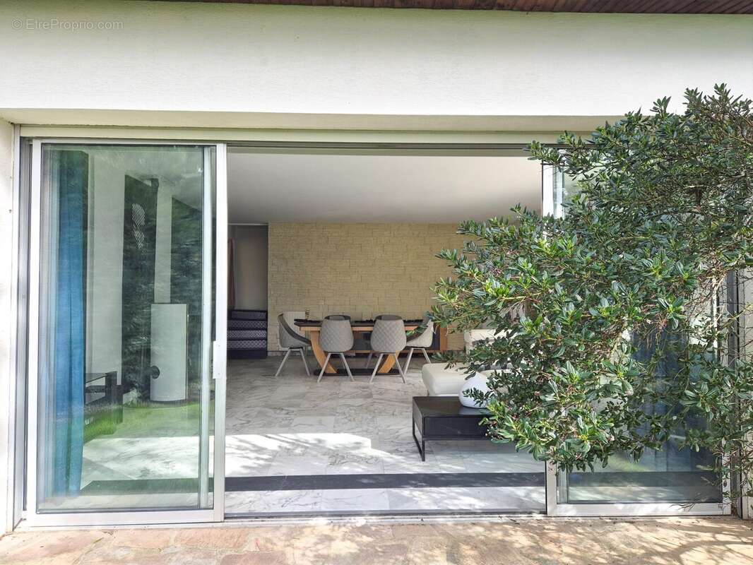 Maison à SAULX-LES-CHARTREUX