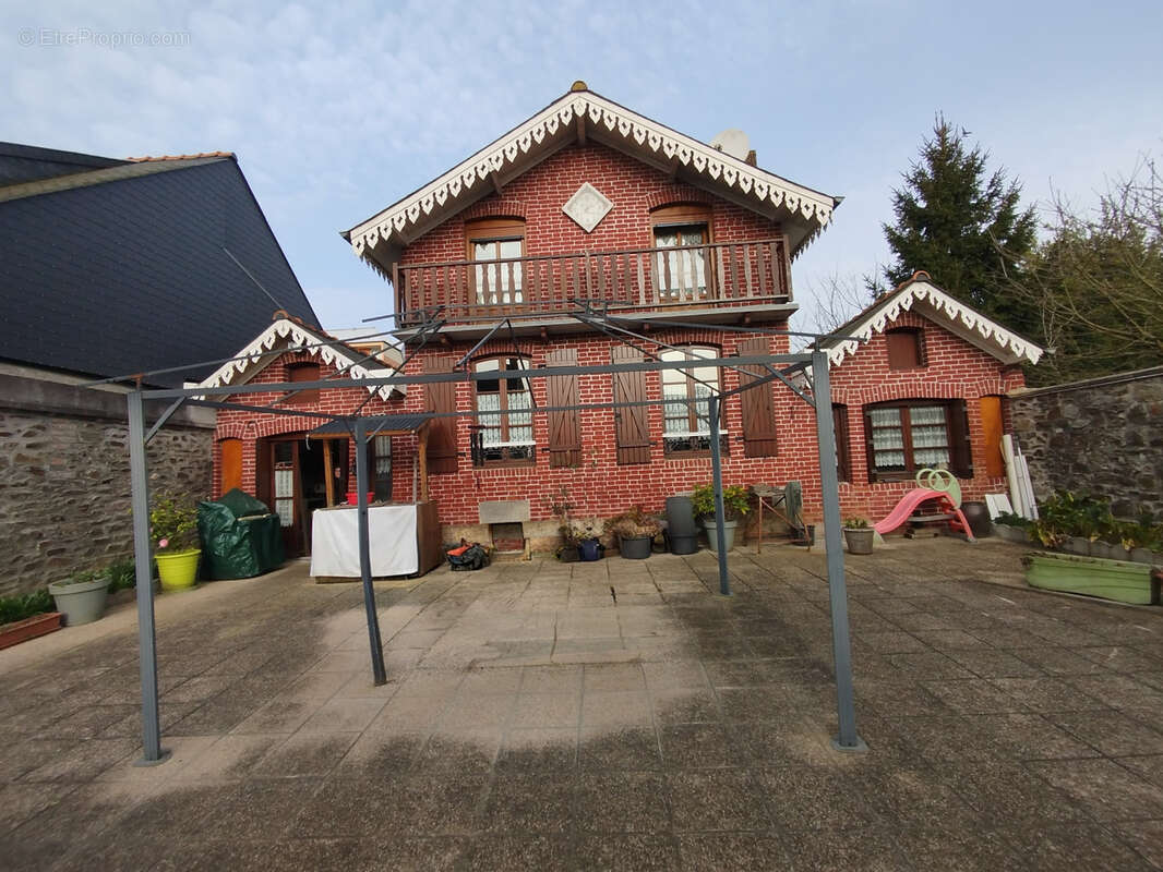 Maison à FOUGERES
