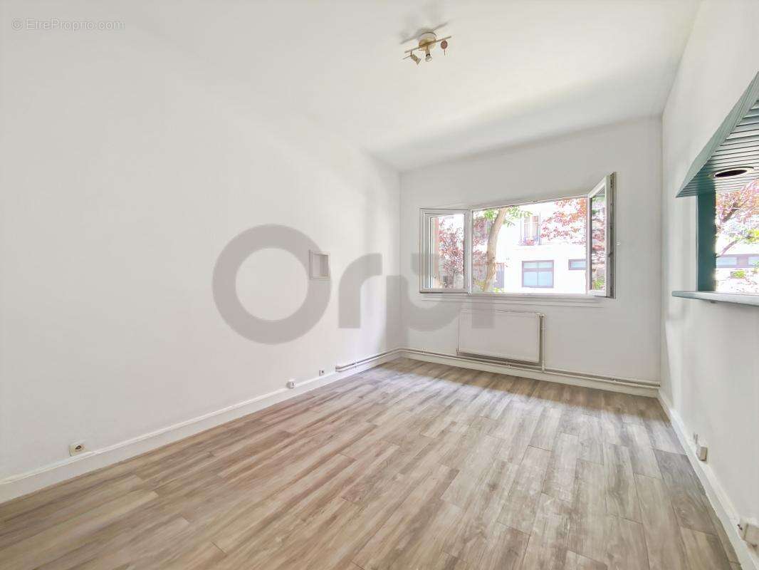 Appartement à PARIS-20E