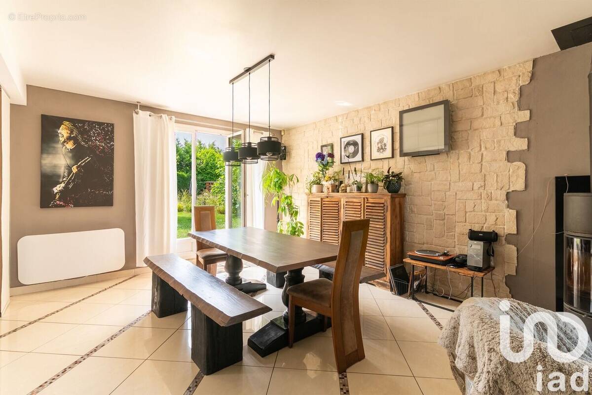 Photo 1 - Maison à MONTEVRAIN