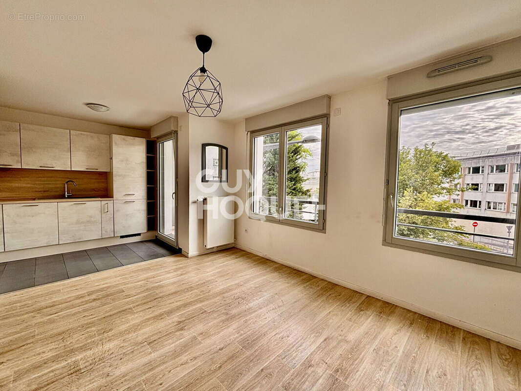 Appartement à AUBERVILLIERS