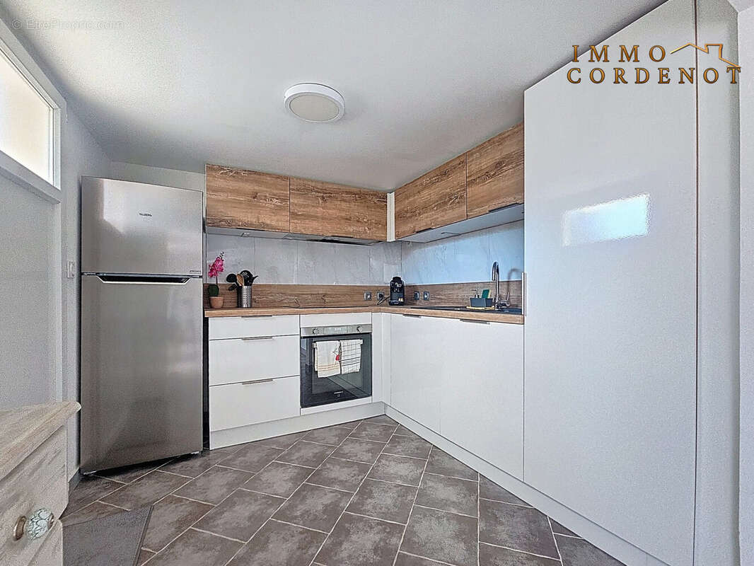 Maison 27 m² à Le Revest-Les-Eaux  - photo 5