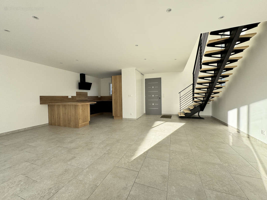 Maison à SAINT-GEORGES-DE-DIDONNE