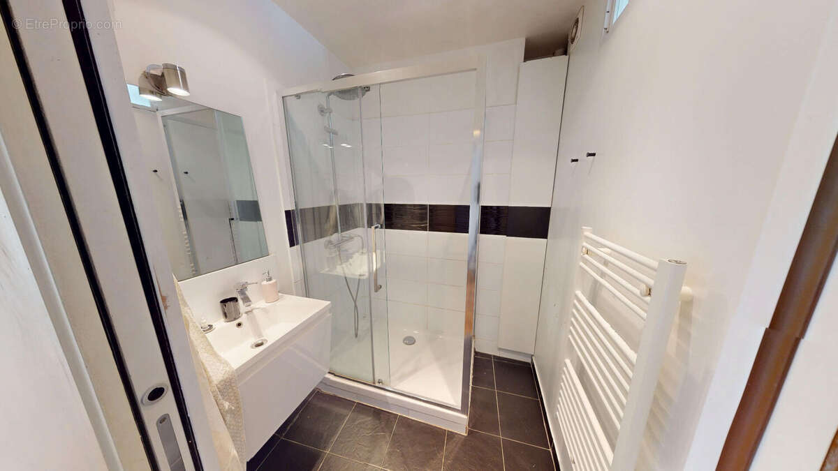 PARIS XIX  Métro Crimée  2P 39.33m² avec balcon filant / 320 000.00 euros FAI / Dernier étage - photo 10