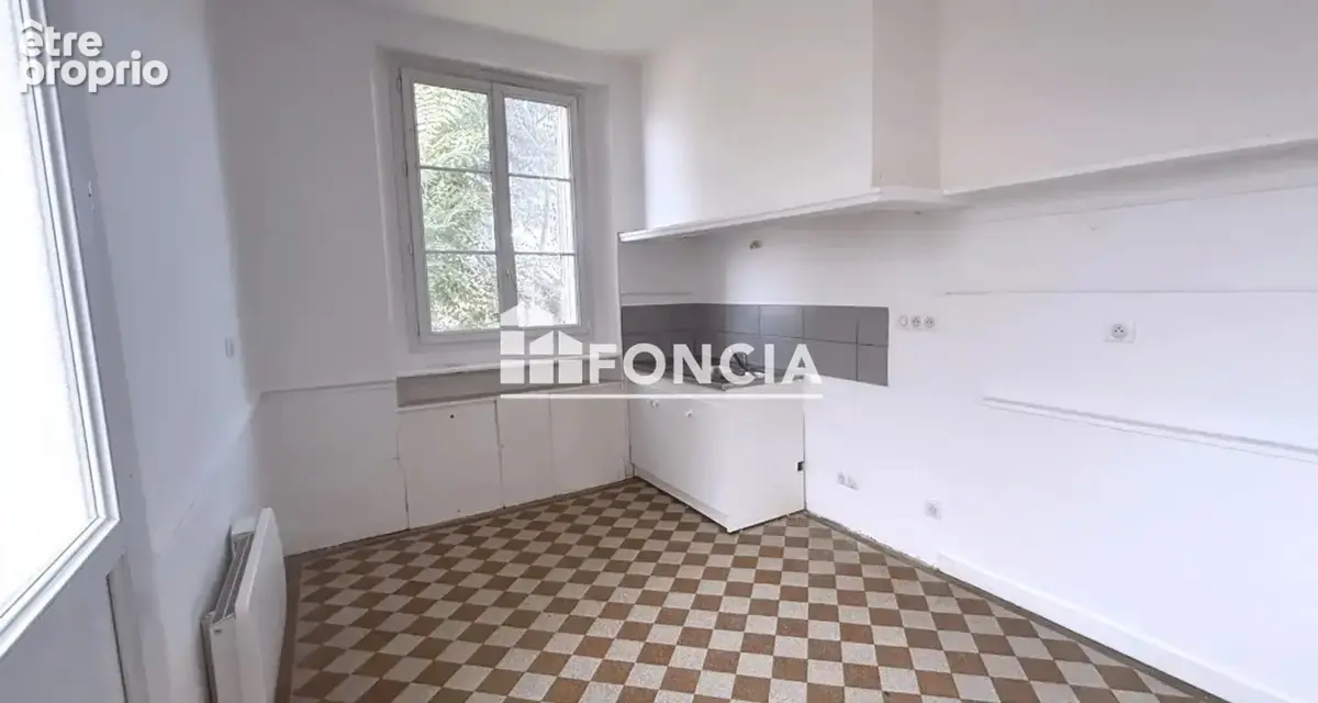 Montmirail – Maison de caractère 6 pièces – 111 m² – 3 chambres – Jardin, dépendance et garage - photo 5
