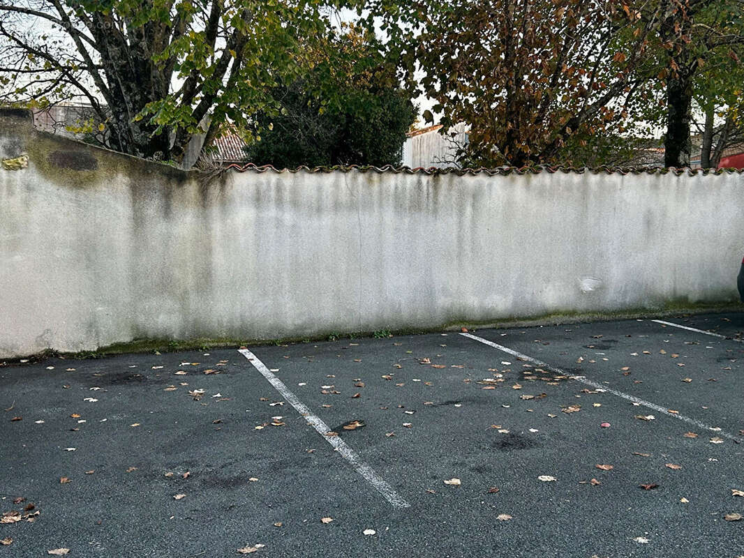 Maison à CROIX-CHAPEAU