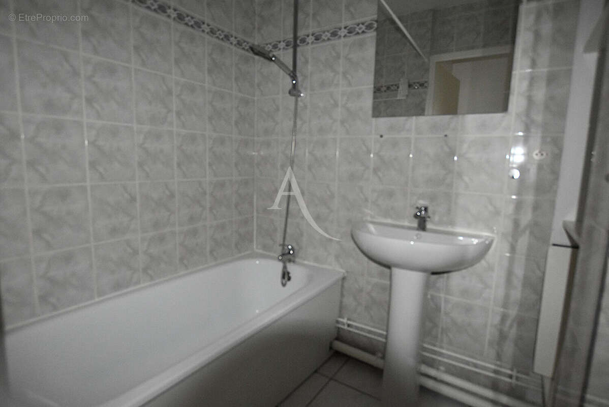 Appartement à COMBS-LA-VILLE
