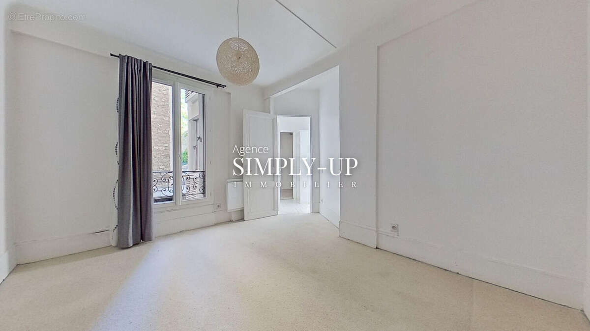 Appartement à PARIS-14E