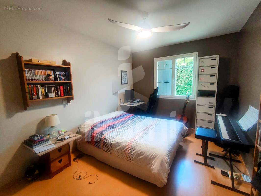 Maison à GENISSIEUX