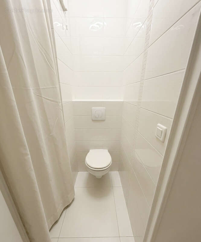 Appartement à SAINT-LAURENT-DU-VAR
