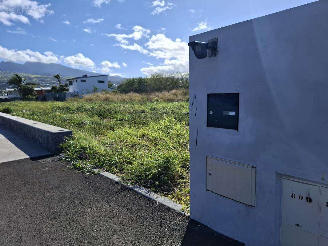 Terrain à SAINT-LOUIS