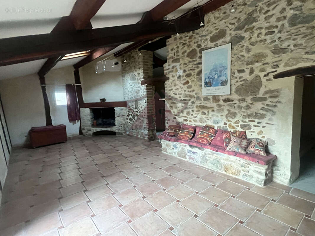 Maison à MOLIERES-SUR-CEZE