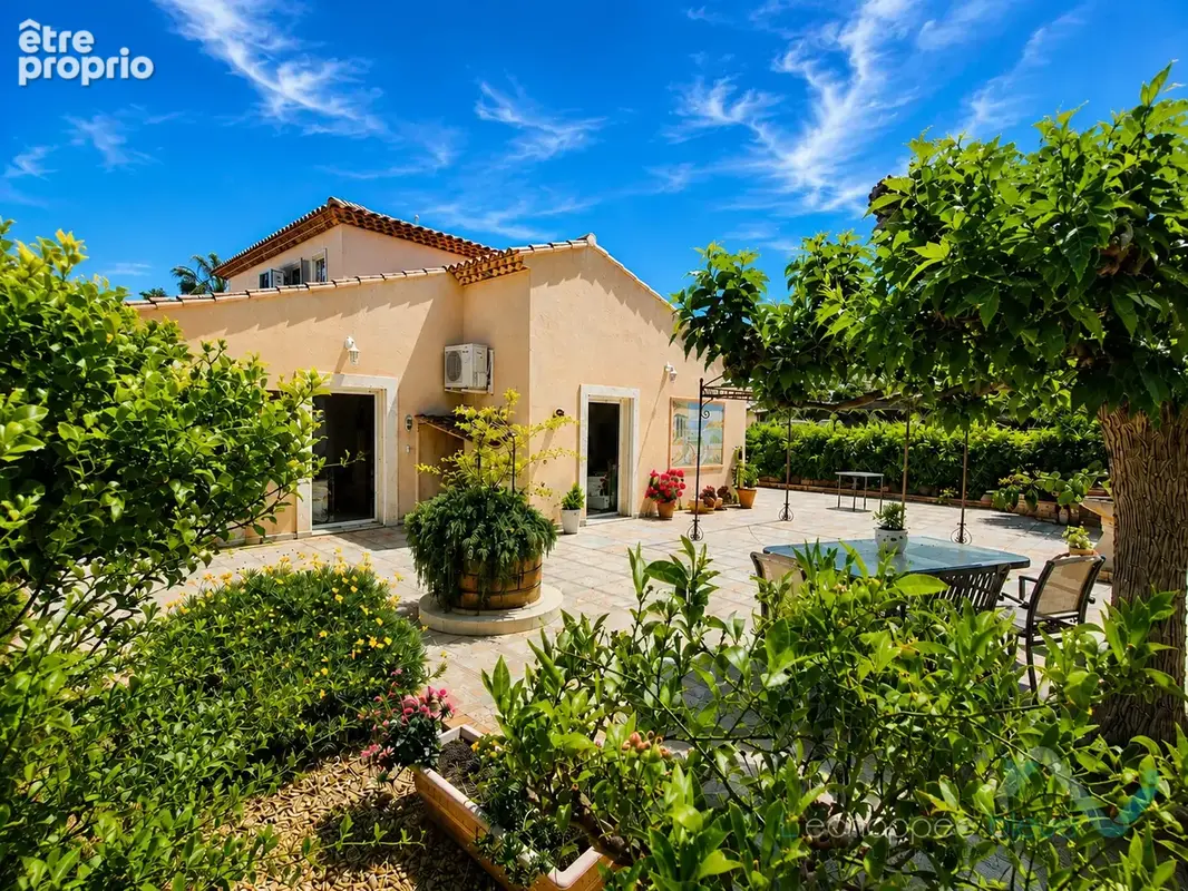 Maison à HYERES