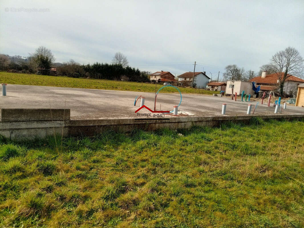 Terrain à SAINT-SEVER