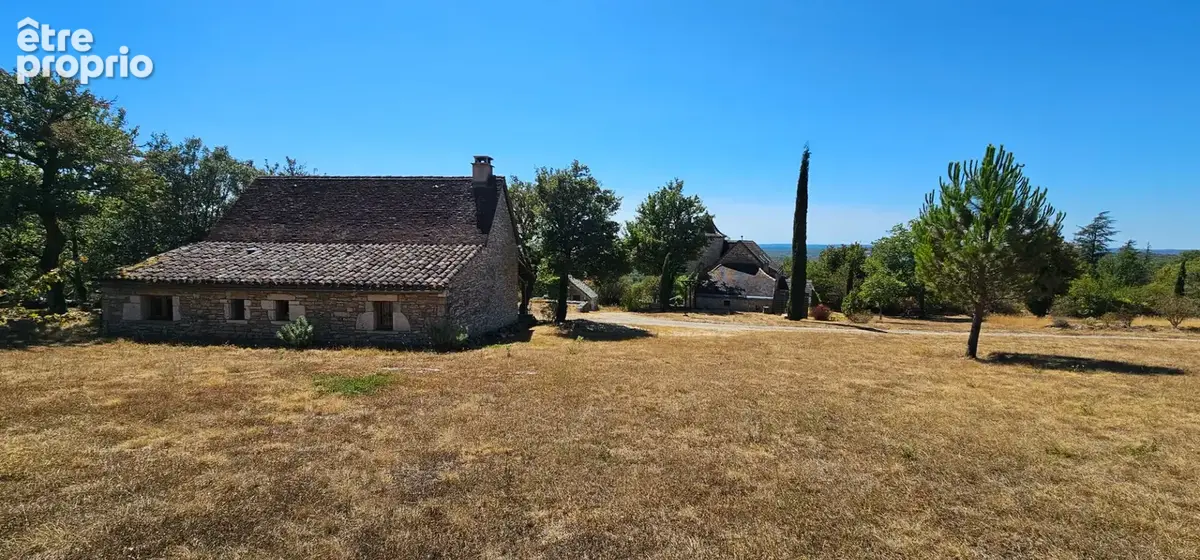 Propriété avec 2 maisons , dépendances sur GR65 - photo 21
