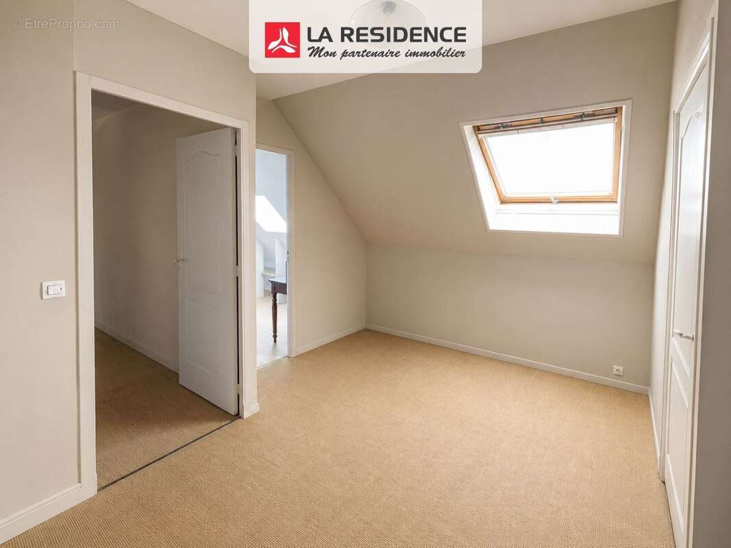Maison 114 m² à Bazemont  - photo 7