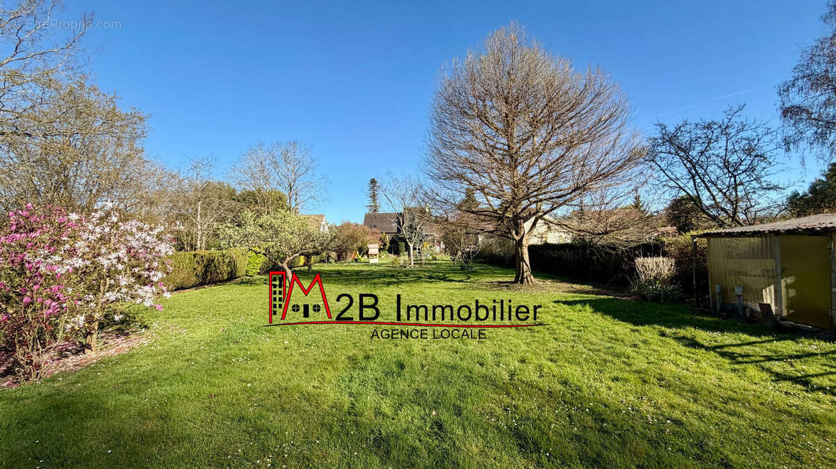 Maison traditionnelle sur beau et grand jardin - photo 17