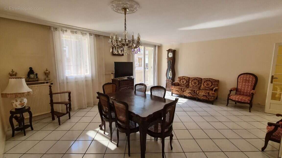 Appartement à SAINT-ETIENNE