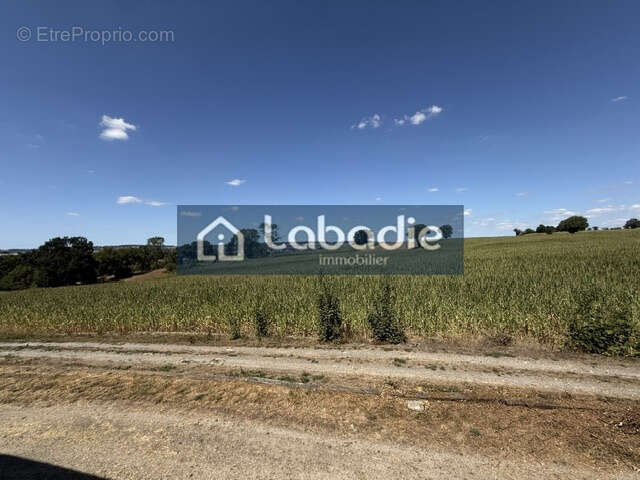 A 5mn de Saint-Sever, maison en pierres d'une surface habitable de 101m2, terrain de 1358m2. - photo 10