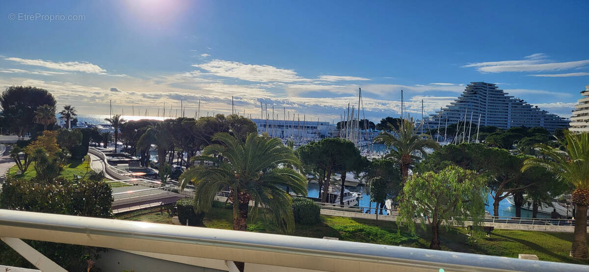 Appartement à VILLENEUVE-LOUBET