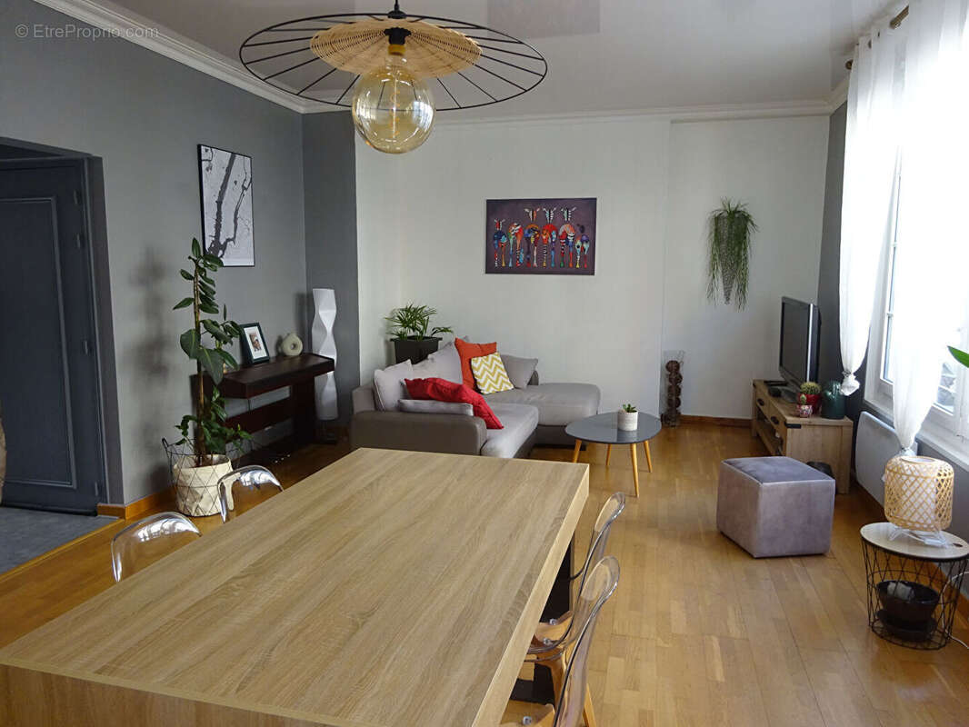 La Ferté-Bernard, hypercentre, appartement 85m² type F4 avec terrasse extérieure - photo 2