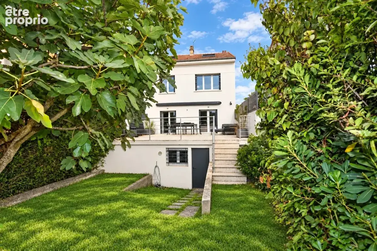 Chatou - maison de 187 m² - 6 chambres - sous sol total - terrain 322 m²- proche ecoles et commerces - photo 1