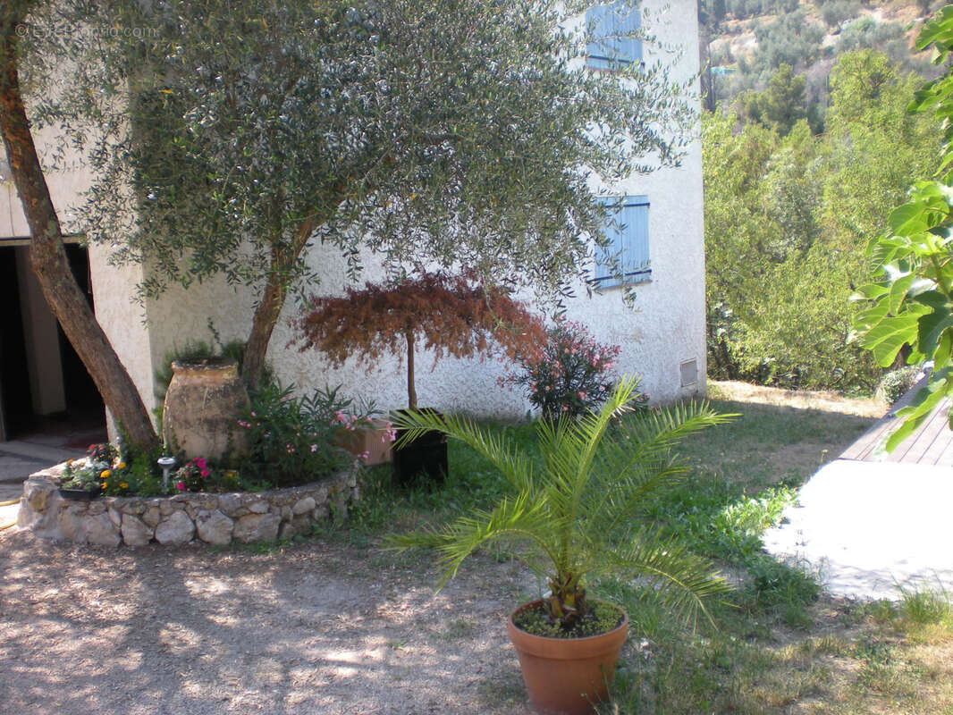 Maison moderne de 220 m2 au calme, piscine. - photo 20