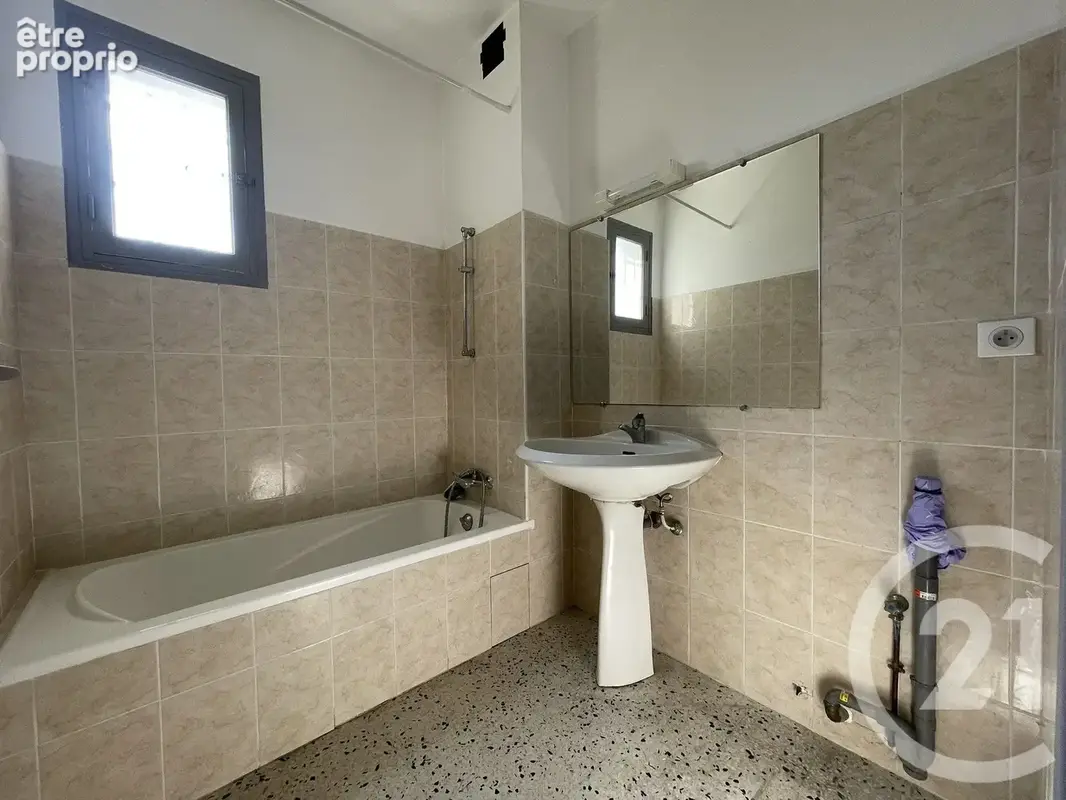 Appartement 5 pièces 147 m² à vendre à Saint-Laurent-Du-Var (06700) - photo 7