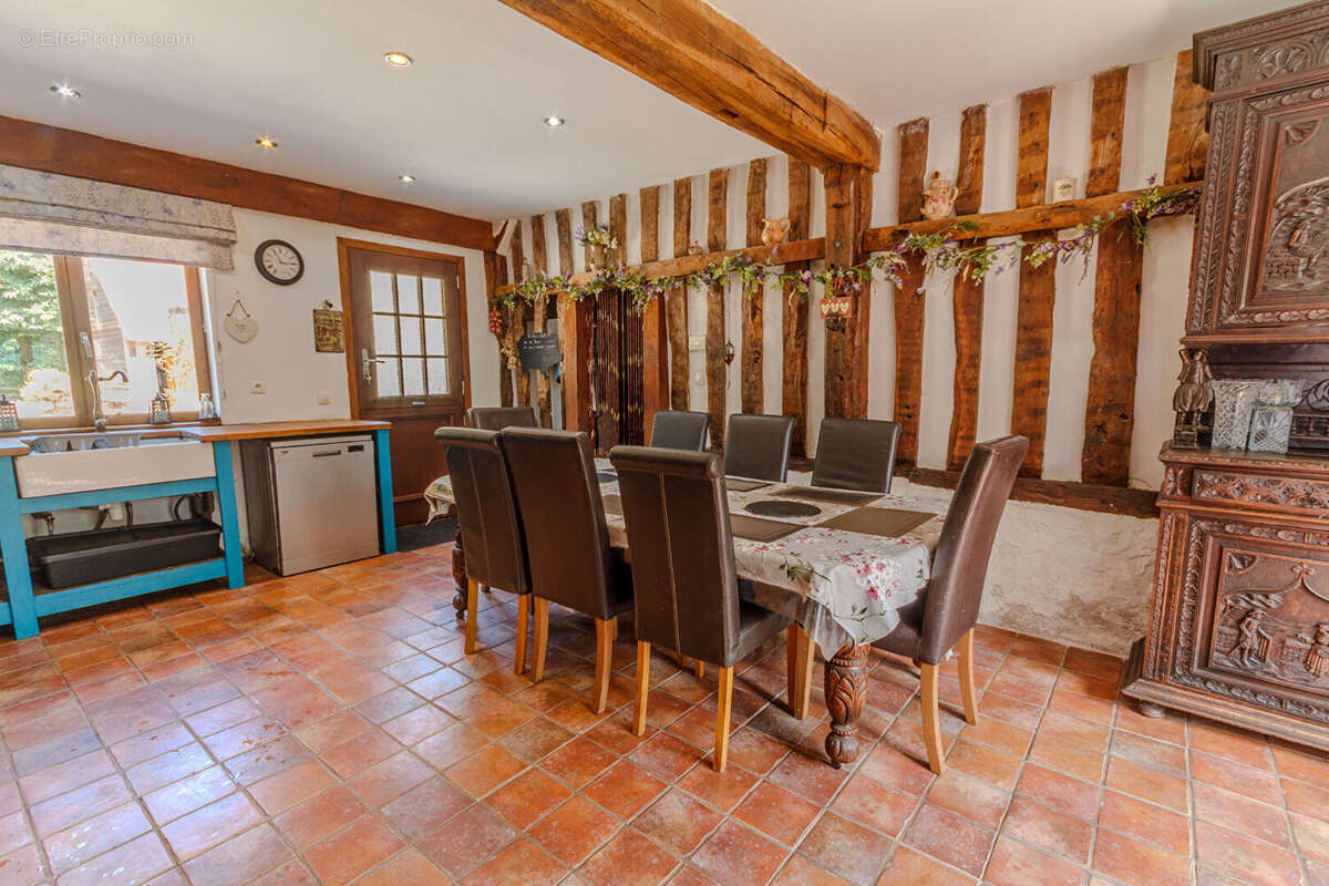 Manche : Maison en pierre de 3 chambres avec studio, écuries et terrain. - photo 5
