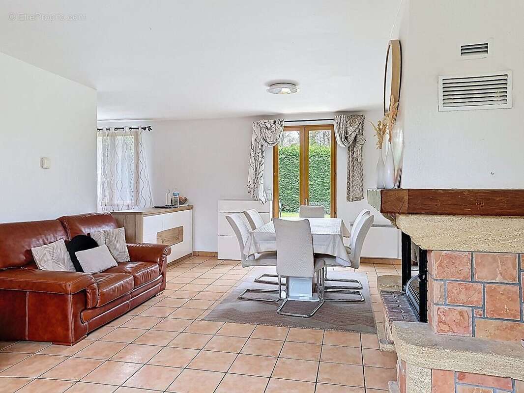 Maison Etrepagny 5 pièce(s) 90 m2 - photo 2