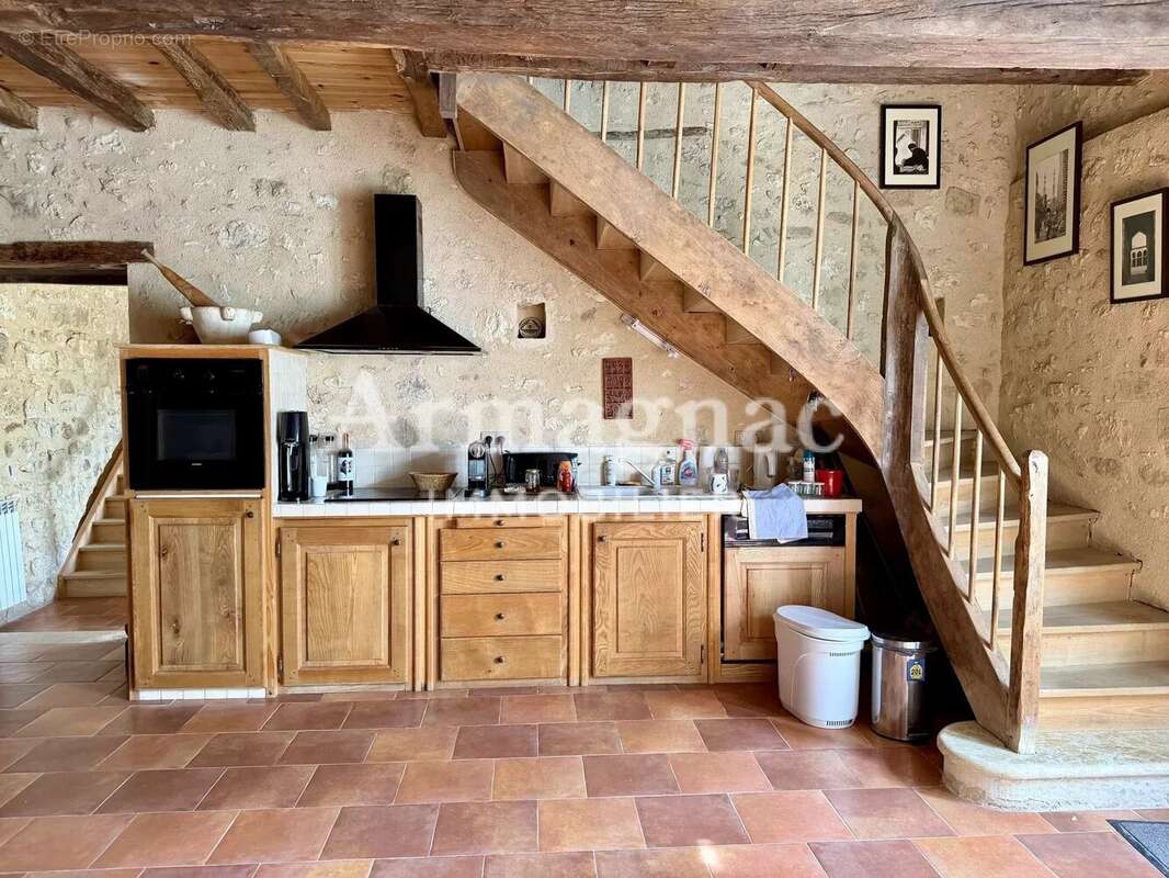 Maison de village en pierre avec jardin - photo 3