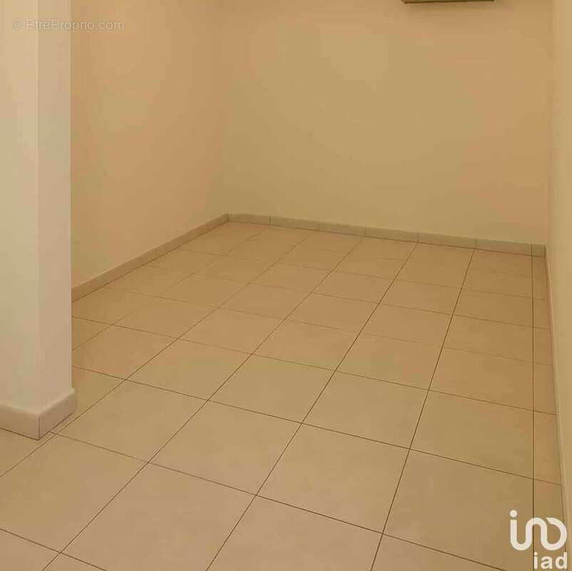 Photo 5 - Commerce à SAINT-DENIS