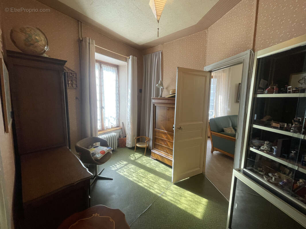Appartement à ROCHEFORT-MONTAGNE