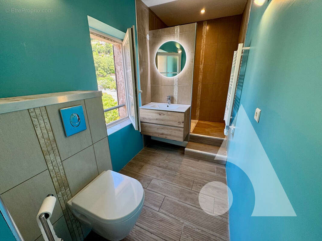 Appartement à COTIGNAC