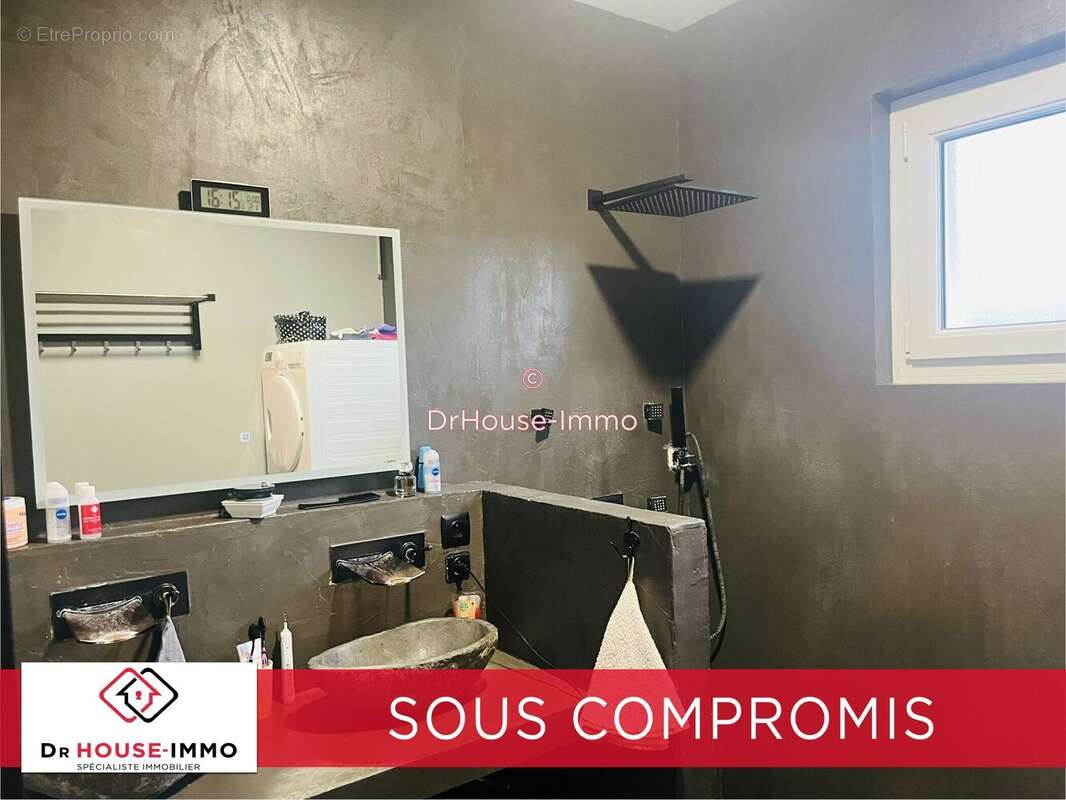 Maison à THENEUILLE