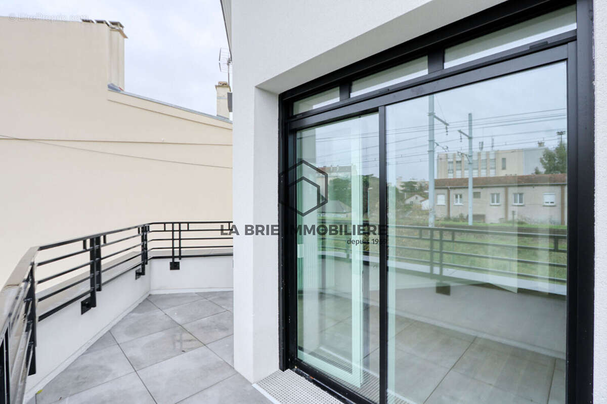 Appartement à SAINT-MAUR-DES-FOSSES