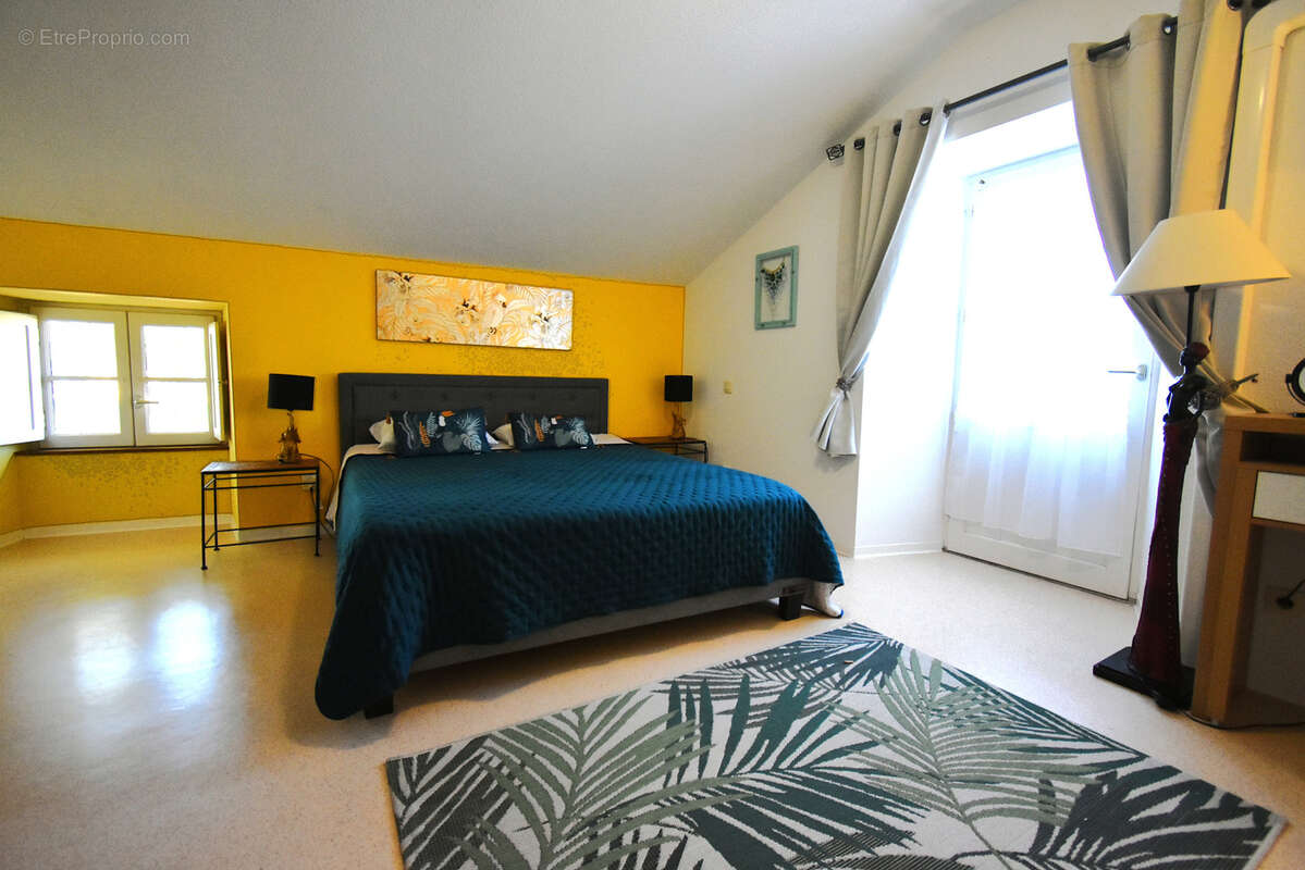 Maison à PUY-L&#039;EVEQUE