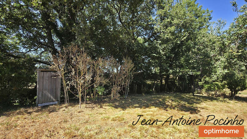 Maison à SAINTE-FOY-DE-PEYROLIERES