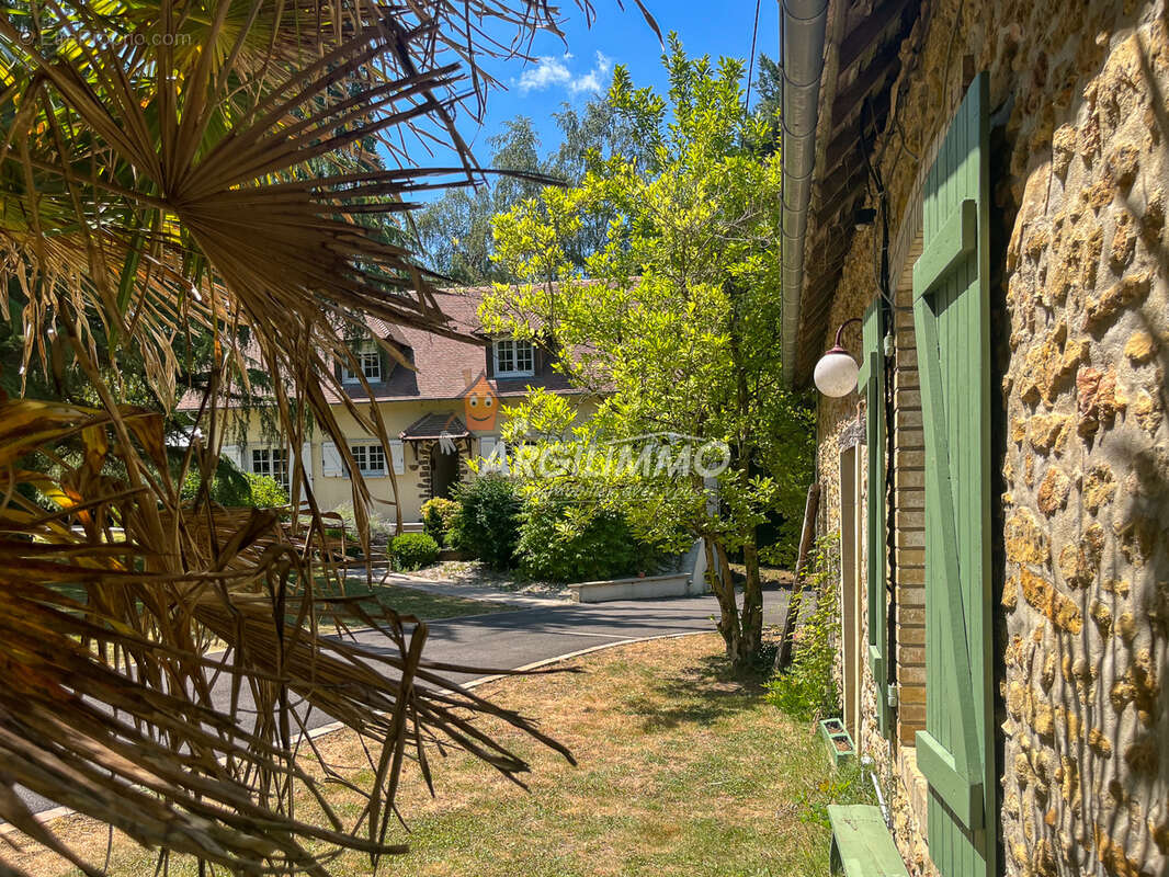 Propriété avec deux habitations et piscine - photo 15