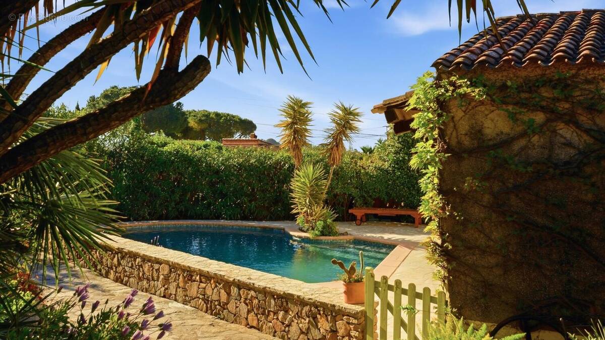 Photo 1 - Maison à CARQUEIRANNE