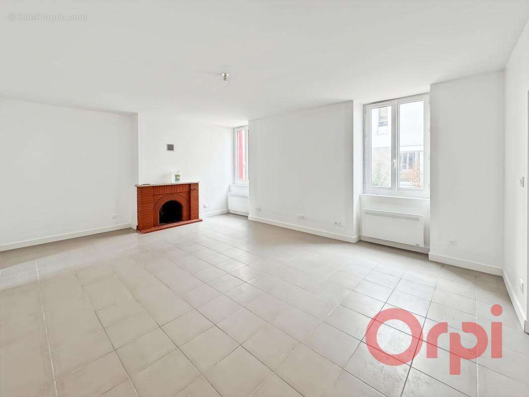 Maison à SAINT-AMAND-MONTROND